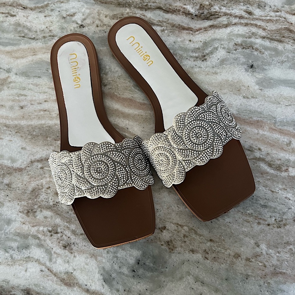 NWT Rhinestone sandals